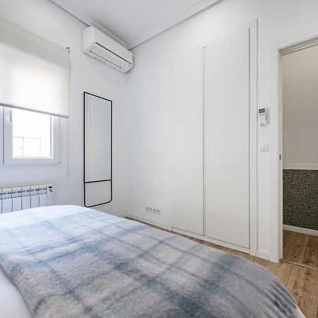 Acogedor Y Centrico Apartamento En Gran Via Madrid Bagian luar foto
